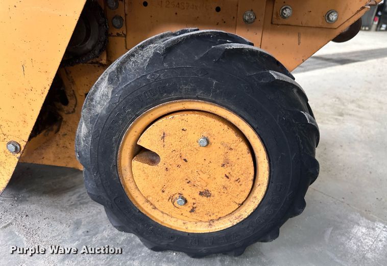 image for item EC2383 1987 Case TL100 trencher