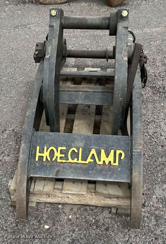 image for item EC2384 Amulet Hoe Clamp excavator thumb