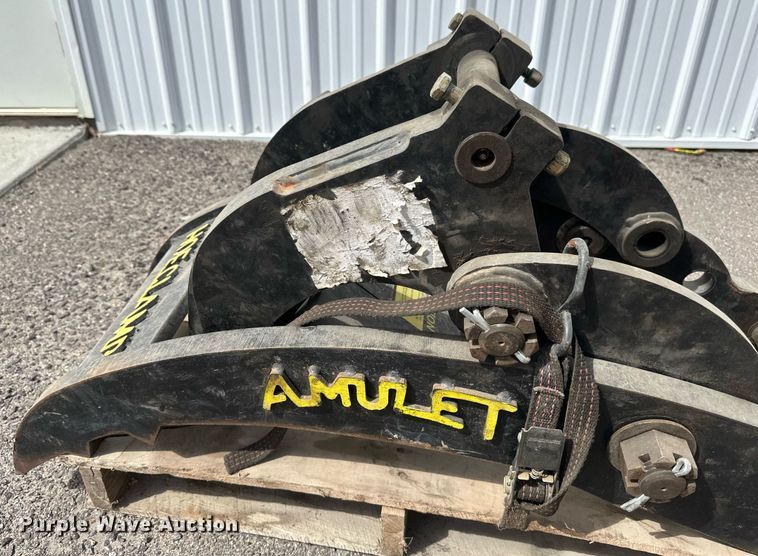image for item EC2384 Amulet Hoe Clamp excavator thumb