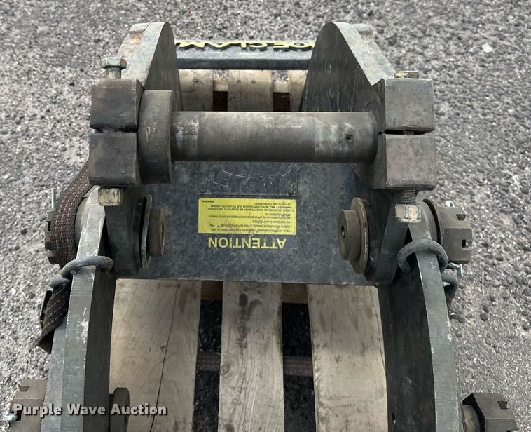 image for item EC2384 Amulet Hoe Clamp excavator thumb