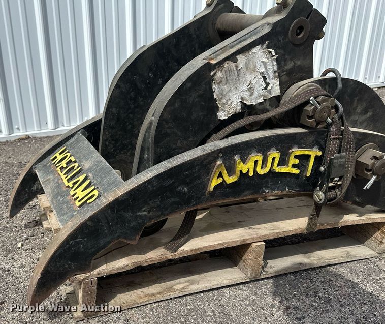 image for item EC2384 Amulet Hoe Clamp excavator thumb