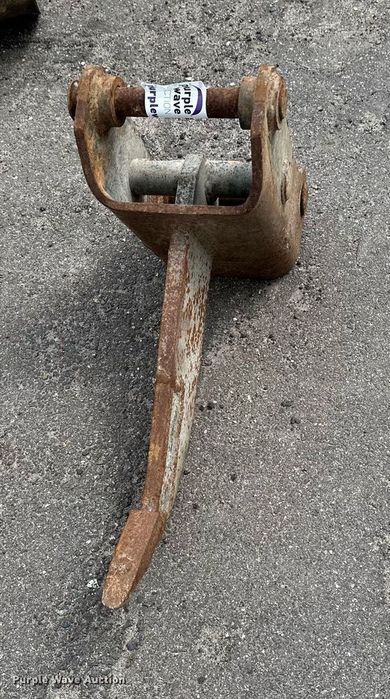 image for item EC2385 Excavator ripper