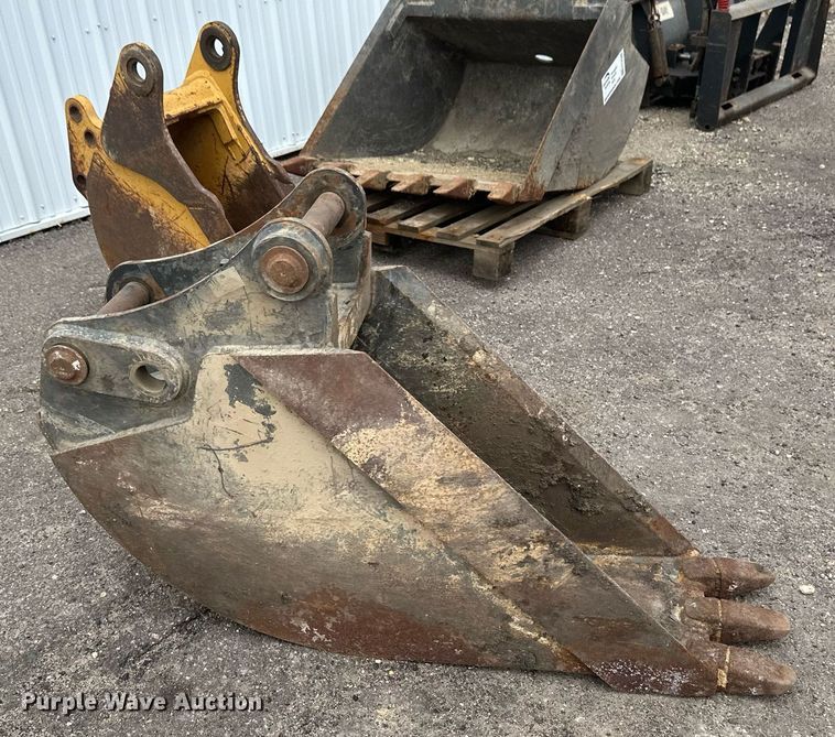 image for item EC2386 12