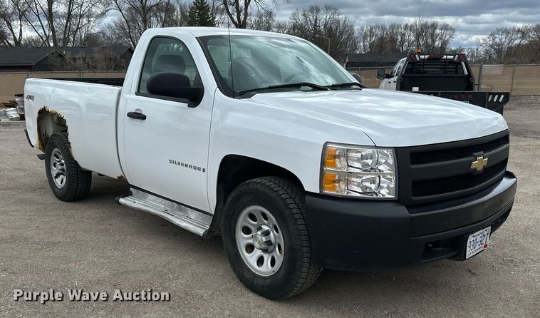 image for item EC2390 2008 Chevrolet Silverado 1500 pickup truck