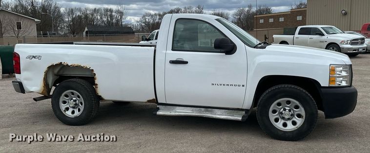 image for item EC2390 2008 Chevrolet Silverado 1500 pickup truck