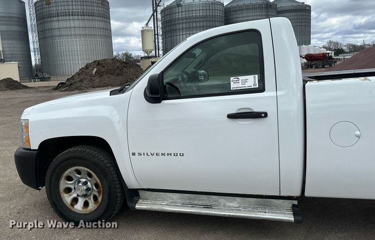 image for item EC2390 2008 Chevrolet Silverado 1500 pickup truck