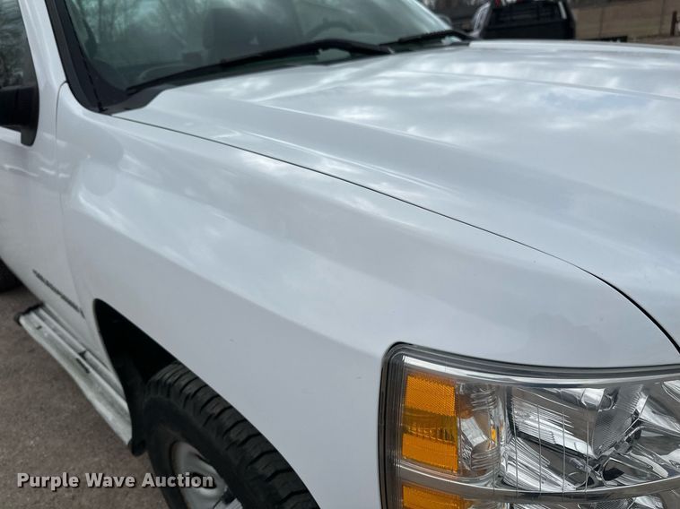 image for item EC2390 2008 Chevrolet Silverado 1500 pickup truck