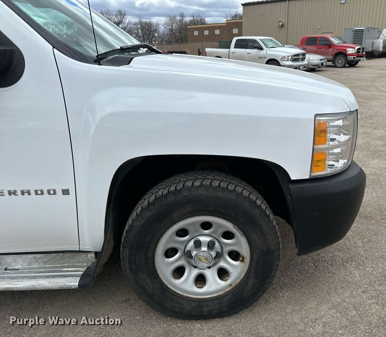 image for item EC2390 2008 Chevrolet Silverado 1500 pickup truck