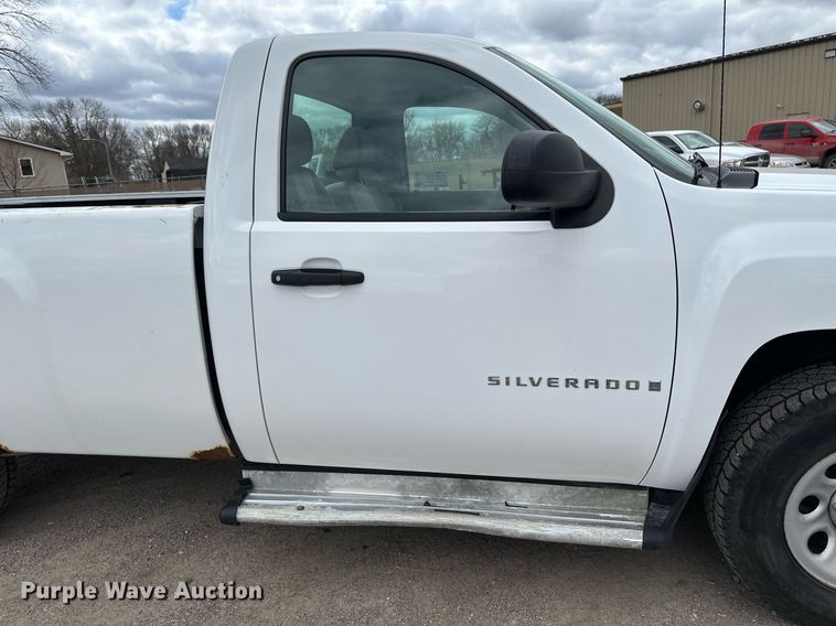 image for item EC2390 2008 Chevrolet Silverado 1500 pickup truck