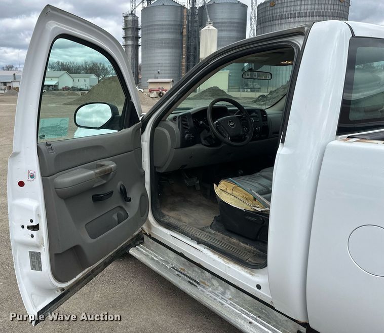 image for item EC2390 2008 Chevrolet Silverado 1500 pickup truck
