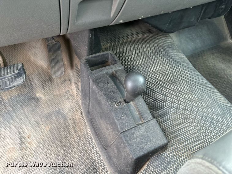 image for item EC2390 2008 Chevrolet Silverado 1500 pickup truck