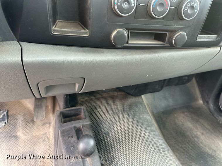 image for item EC2390 2008 Chevrolet Silverado 1500 pickup truck