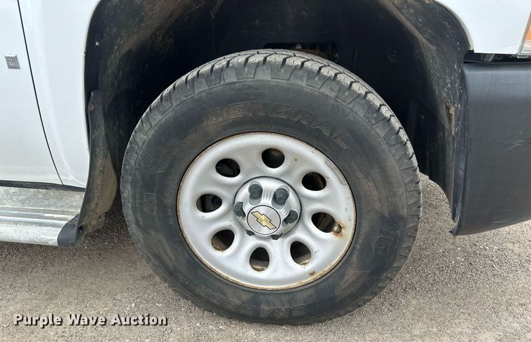 image for item EC2390 2008 Chevrolet Silverado 1500 pickup truck