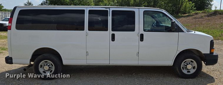 image for item ED1981 2013 Chevrolet Express 3500  van