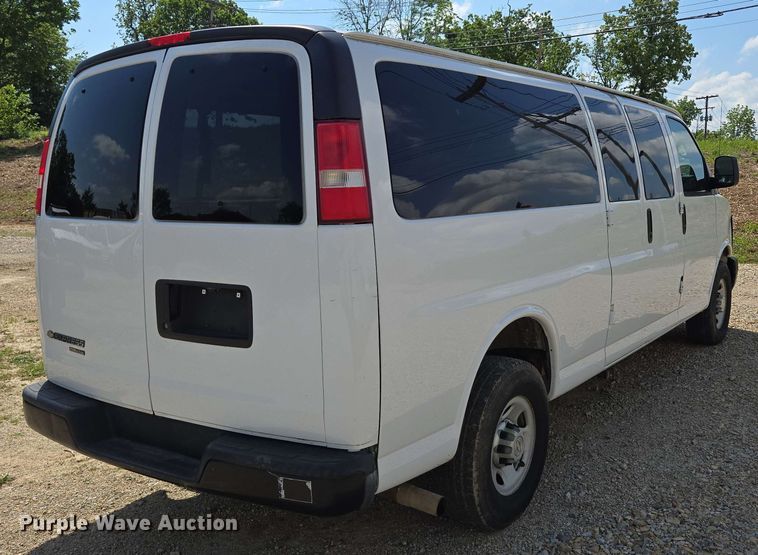 image for item ED1981 2013 Chevrolet Express 3500  van