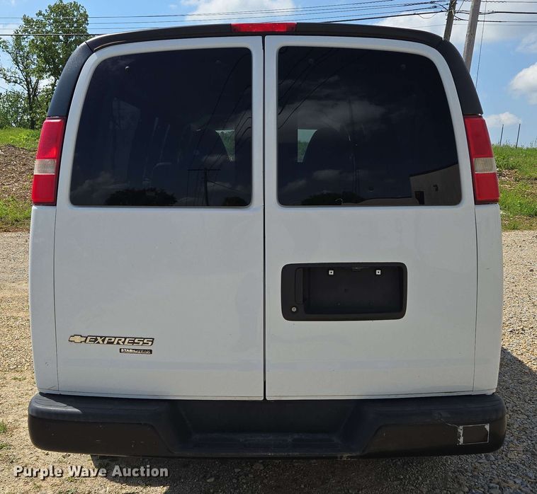 image for item ED1981 2013 Chevrolet Express 3500  van