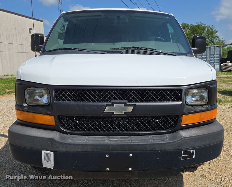 image for item ED1981 2013 Chevrolet Express 3500  van