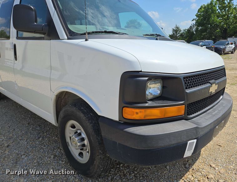 image for item ED1981 2013 Chevrolet Express 3500  van