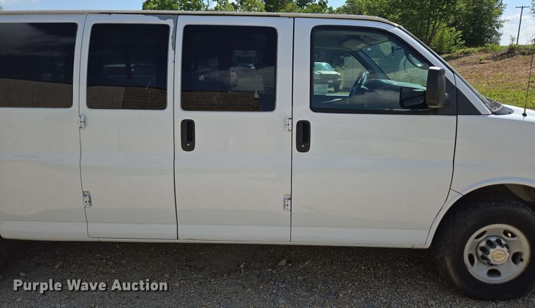 image for item ED1981 2013 Chevrolet Express 3500  van