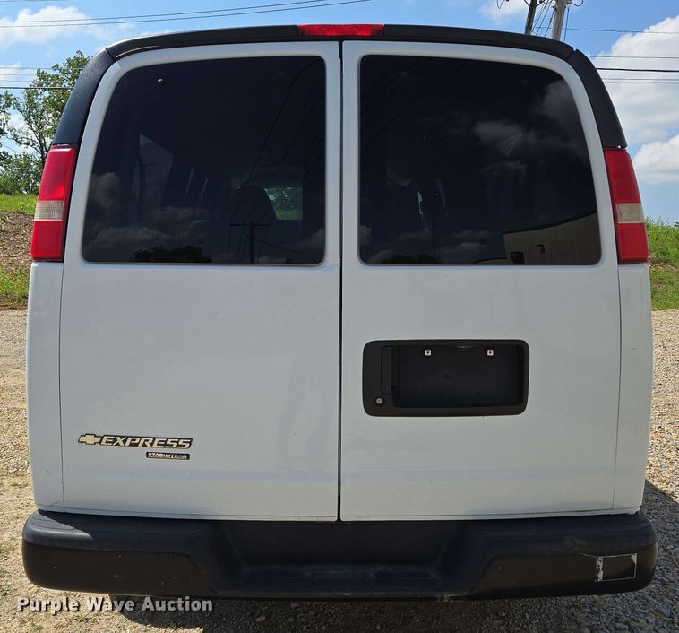 image for item ED1981 2013 Chevrolet Express 3500  van