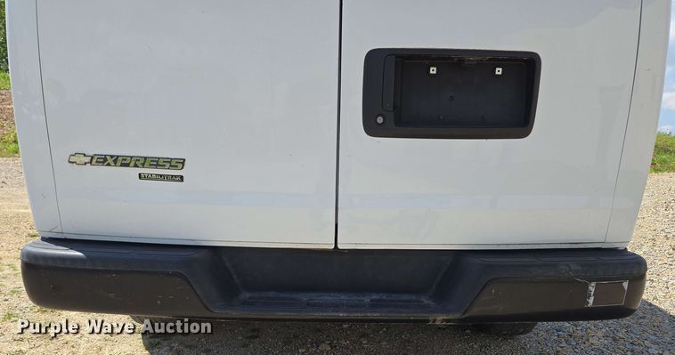 image for item ED1981 2013 Chevrolet Express 3500  van