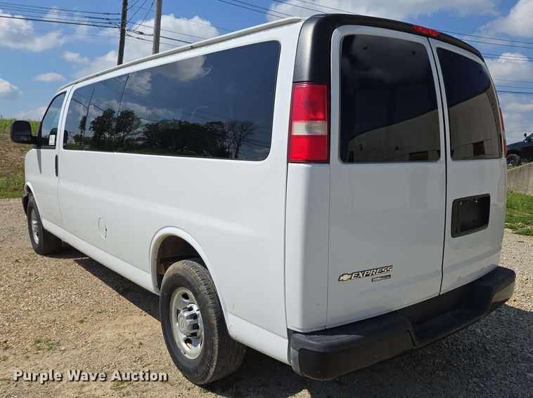 image for item ED1981 2013 Chevrolet Express 3500  van