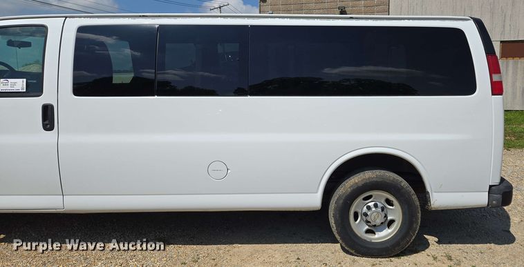 image for item ED1981 2013 Chevrolet Express 3500  van