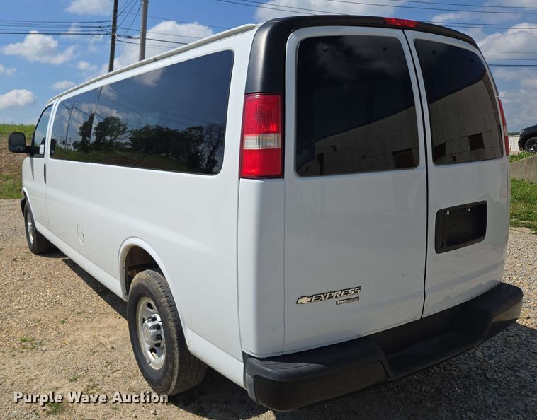 image for item ED1981 2013 Chevrolet Express 3500  van