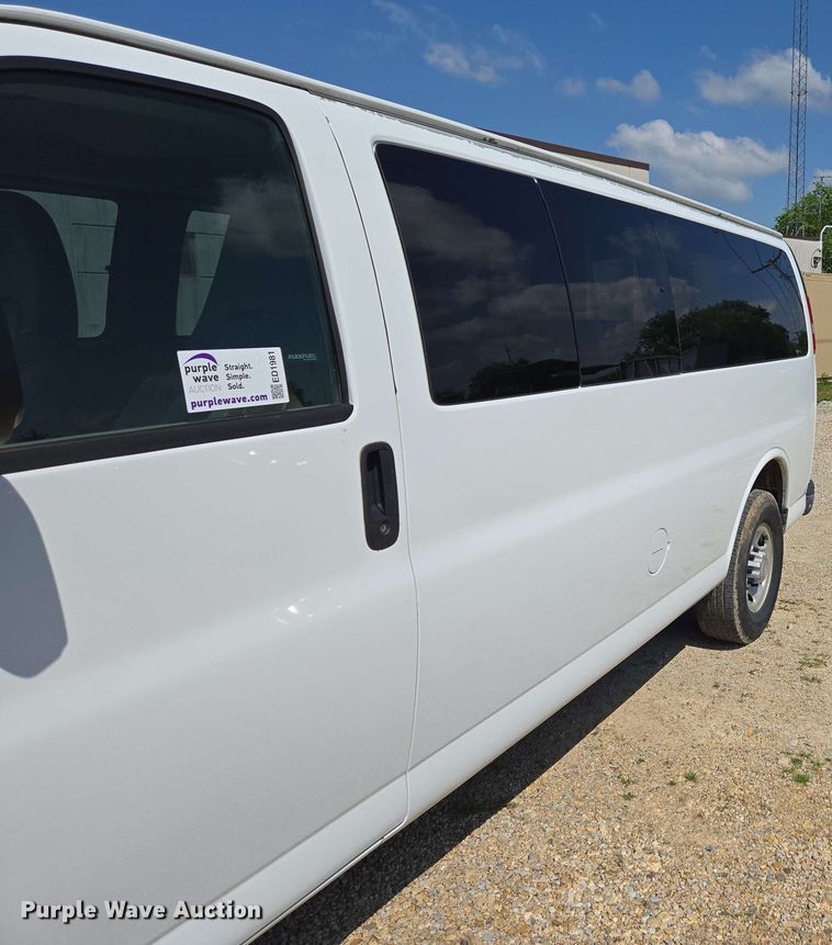 image for item ED1981 2013 Chevrolet Express 3500  van