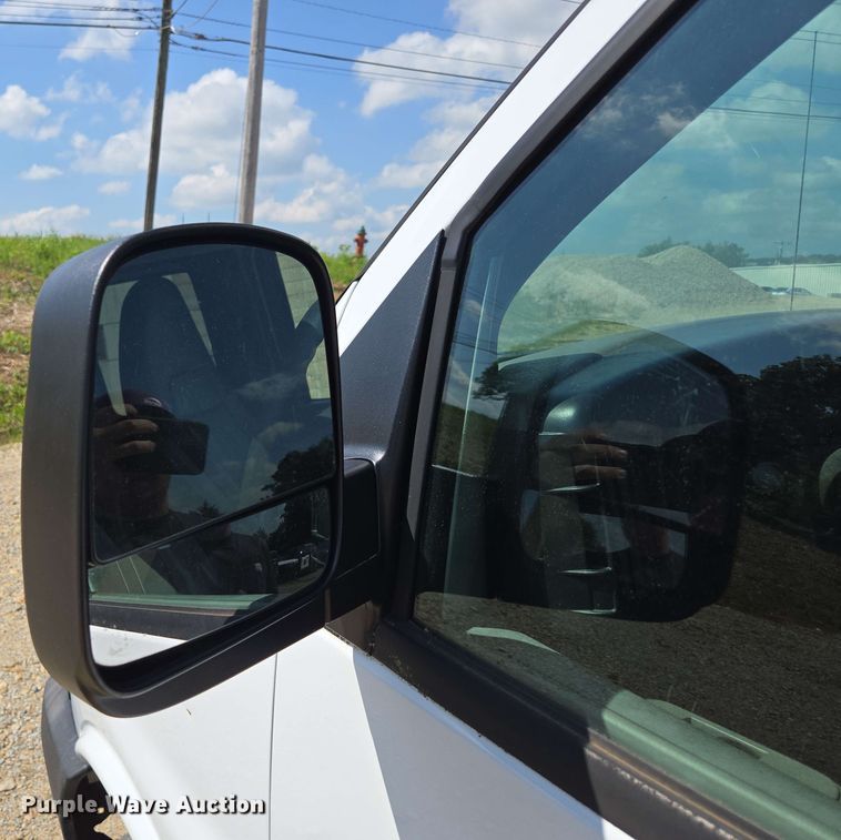 image for item ED1981 2013 Chevrolet Express 3500  van