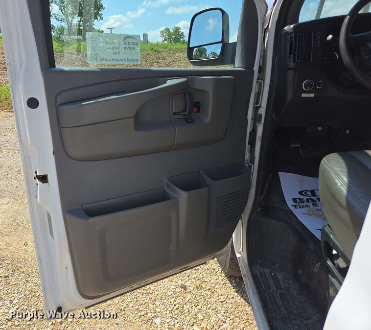 image for item ED1981 2013 Chevrolet Express 3500  van