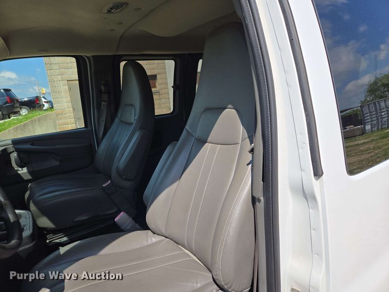 image for item ED1981 2013 Chevrolet Express 3500  van