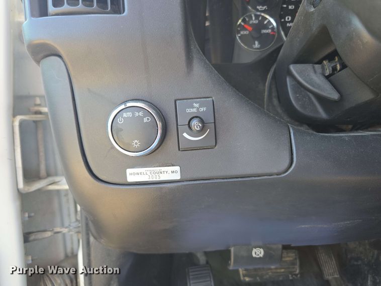 image for item ED1981 2013 Chevrolet Express 3500  van