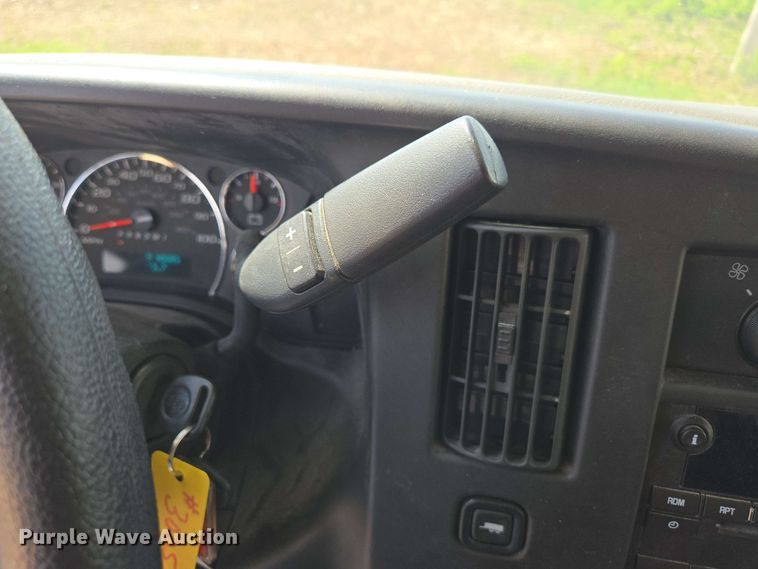 image for item ED1981 2013 Chevrolet Express 3500  van