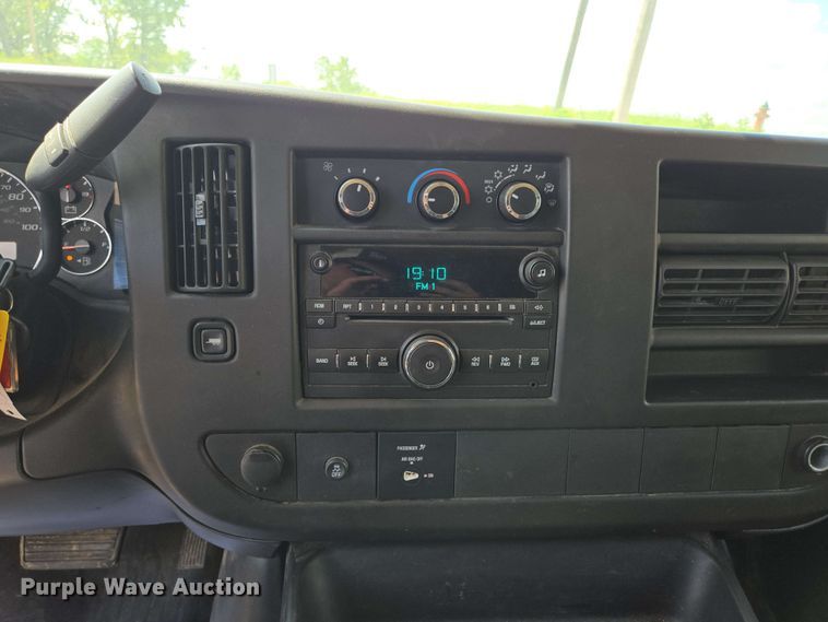 image for item ED1981 2013 Chevrolet Express 3500  van