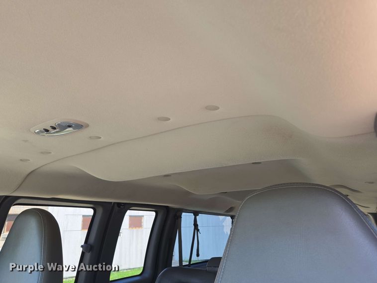 image for item ED1981 2013 Chevrolet Express 3500  van