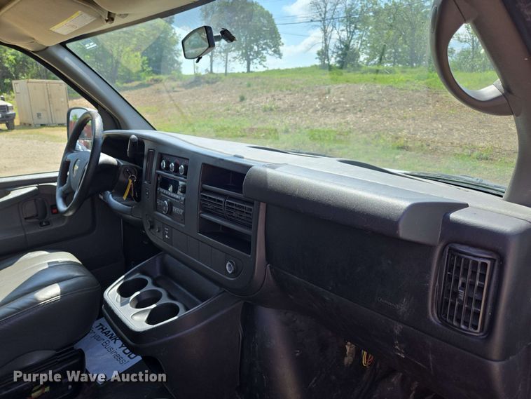 image for item ED1981 2013 Chevrolet Express 3500  van