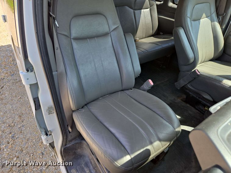 image for item ED1981 2013 Chevrolet Express 3500  van