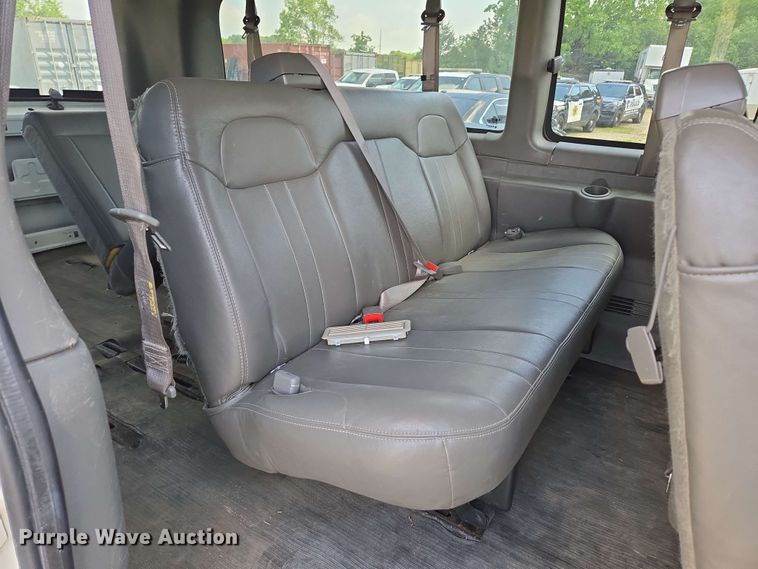 image for item ED1981 2013 Chevrolet Express 3500  van