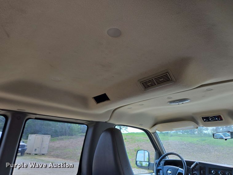 image for item ED1981 2013 Chevrolet Express 3500  van