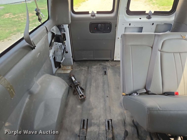 image for item ED1981 2013 Chevrolet Express 3500  van