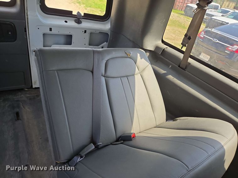 image for item ED1981 2013 Chevrolet Express 3500  van