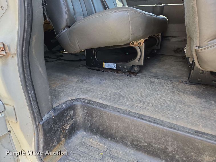 image for item ED1981 2013 Chevrolet Express 3500  van