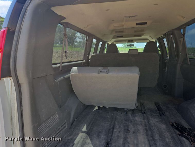 image for item ED1981 2013 Chevrolet Express 3500  van