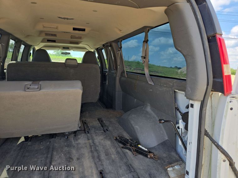 image for item ED1981 2013 Chevrolet Express 3500  van