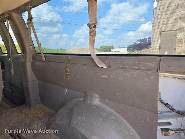 image for item ED1981 2013 Chevrolet Express 3500  van