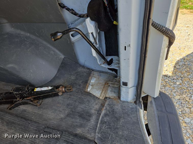 image for item ED1981 2013 Chevrolet Express 3500  van