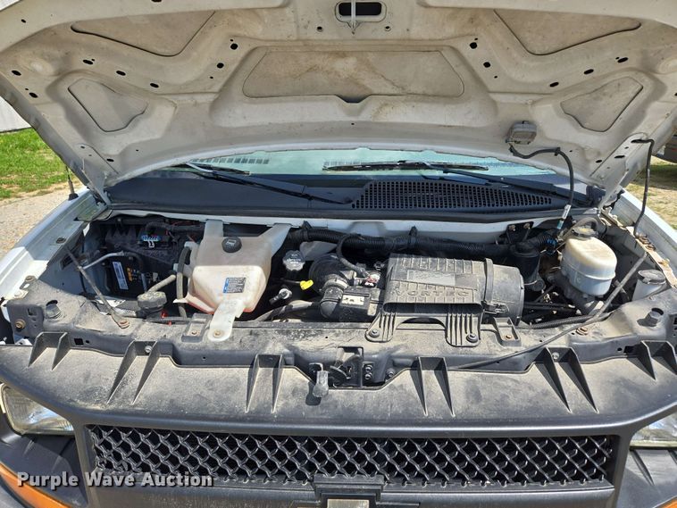 image for item ED1981 2013 Chevrolet Express 3500  van