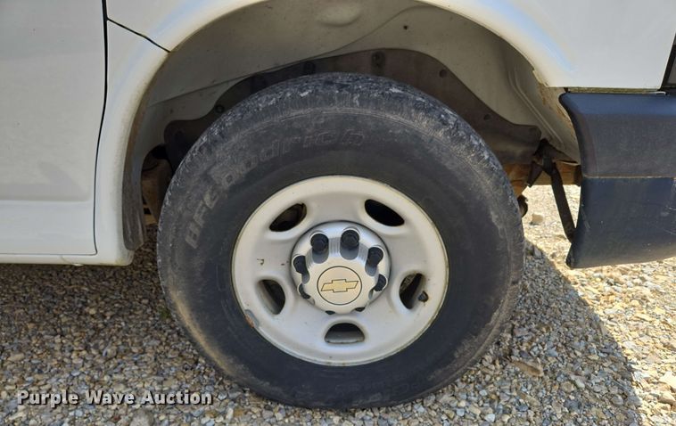 image for item ED1981 2013 Chevrolet Express 3500  van