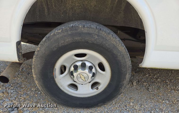 image for item ED1981 2013 Chevrolet Express 3500  van